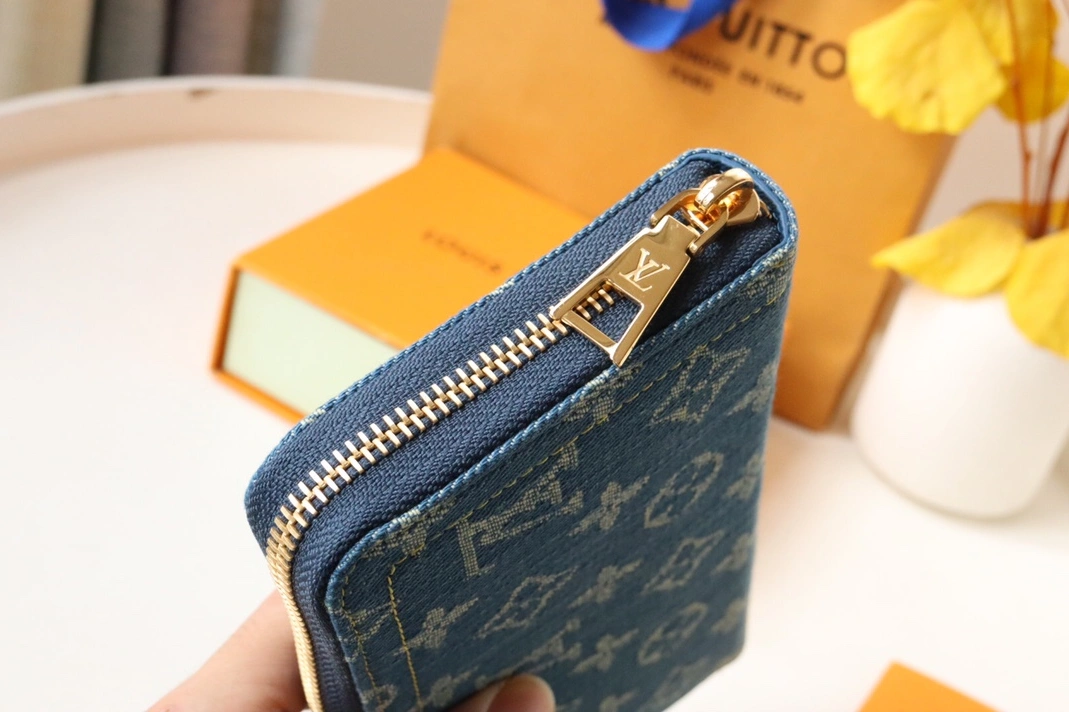 Louis Vuitton AAA Quality Card Case SmartChoice 4091 - Image 4
