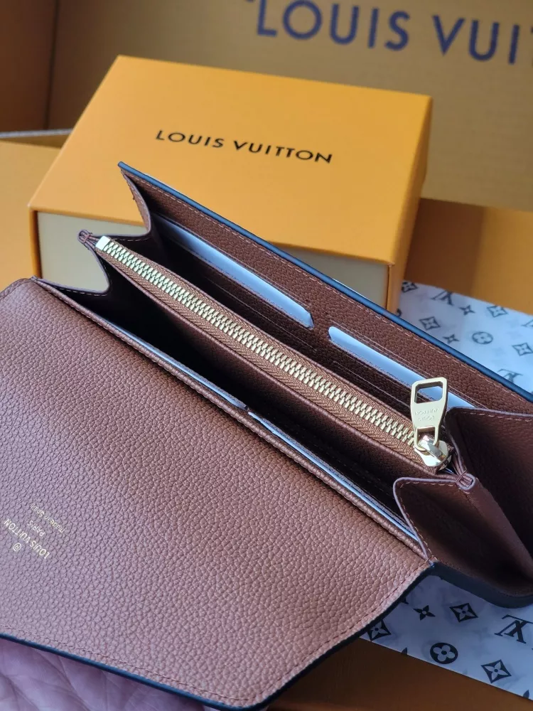 Louis Vuitton AAA Quality Card Case UrbanStyle 9446 - Image 6