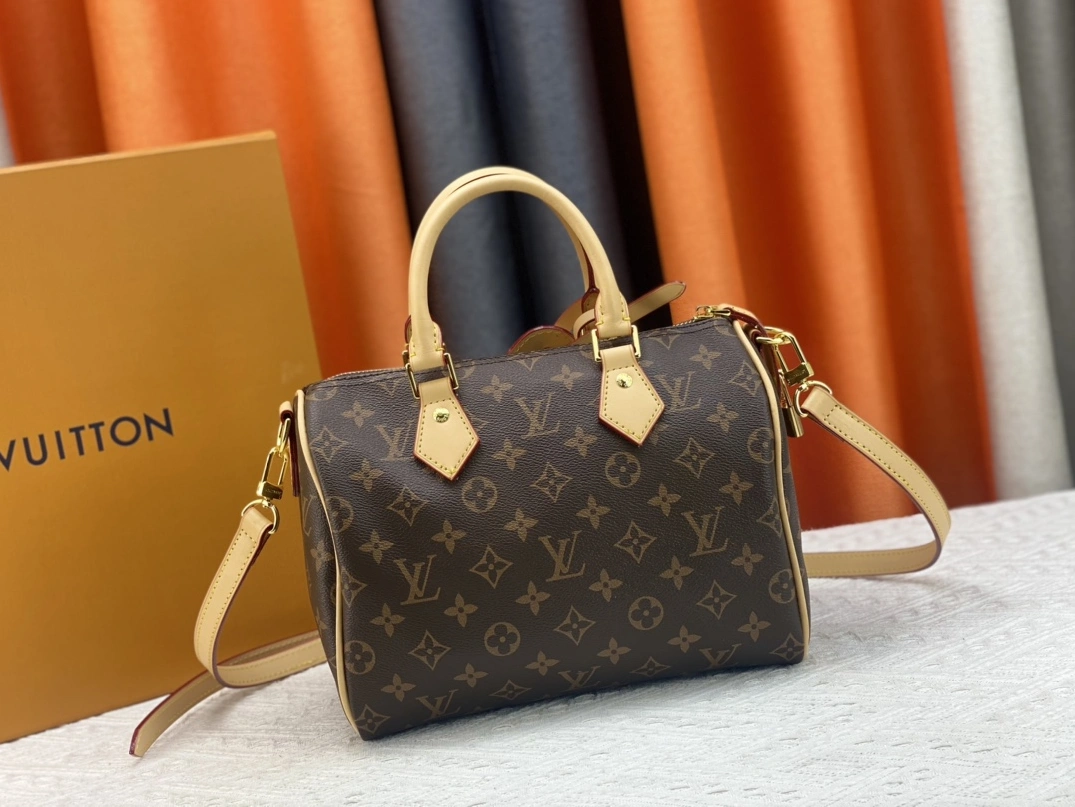 Louis Vuitton AAA Quality Handbags For Women Comfortable 7421 - Image 3