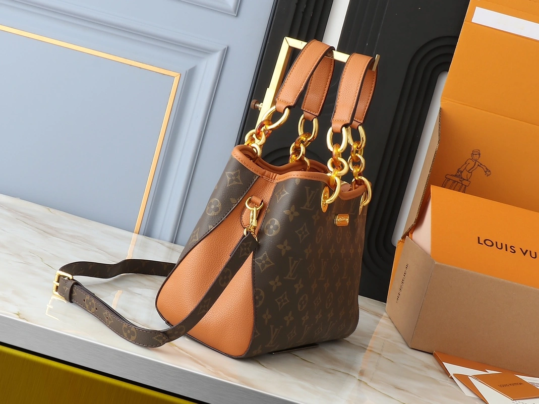 Louis Vuitton AAA Quality Handbags For Women GoodFit 8332 - Image 4