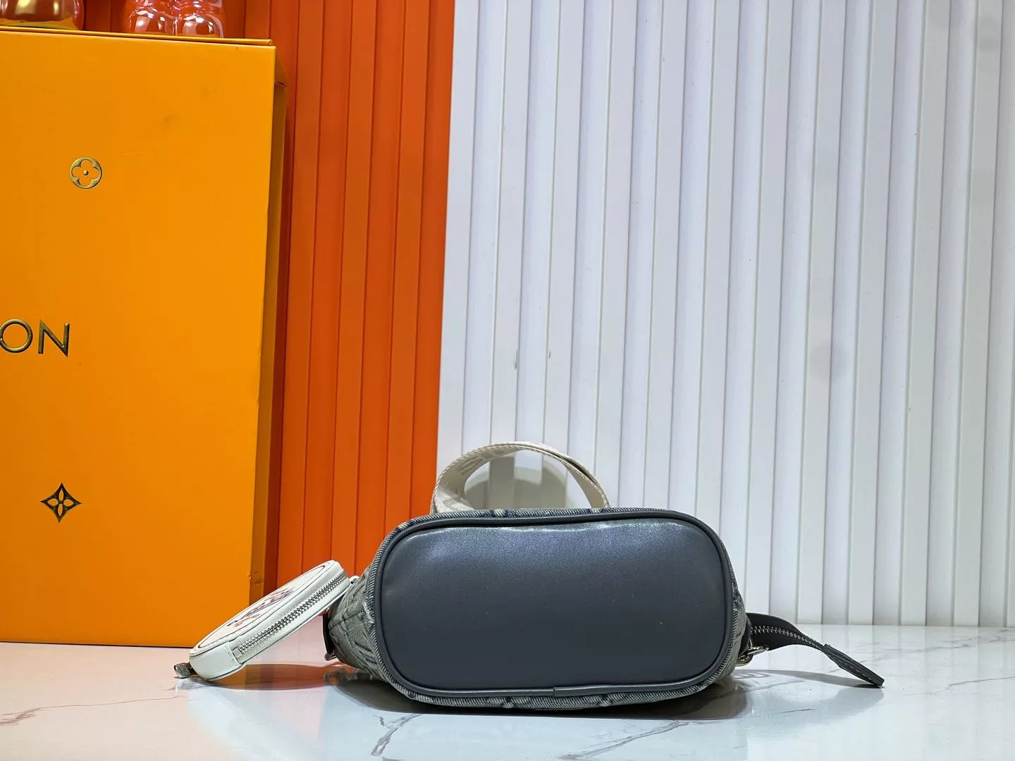 Louis Vuitton AAA Quality Handbags For Women Lightweight 9896 - Image 6