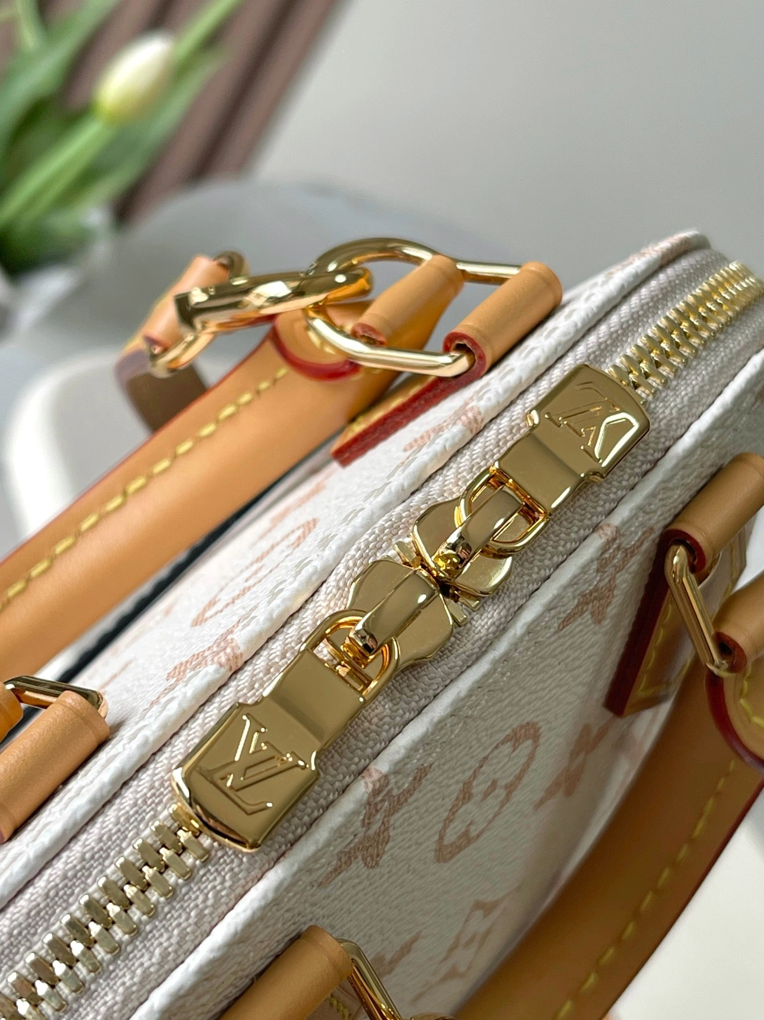 Louis Vuitton AAA Quality Handbags For Women Minimalist 2634 - Image 5