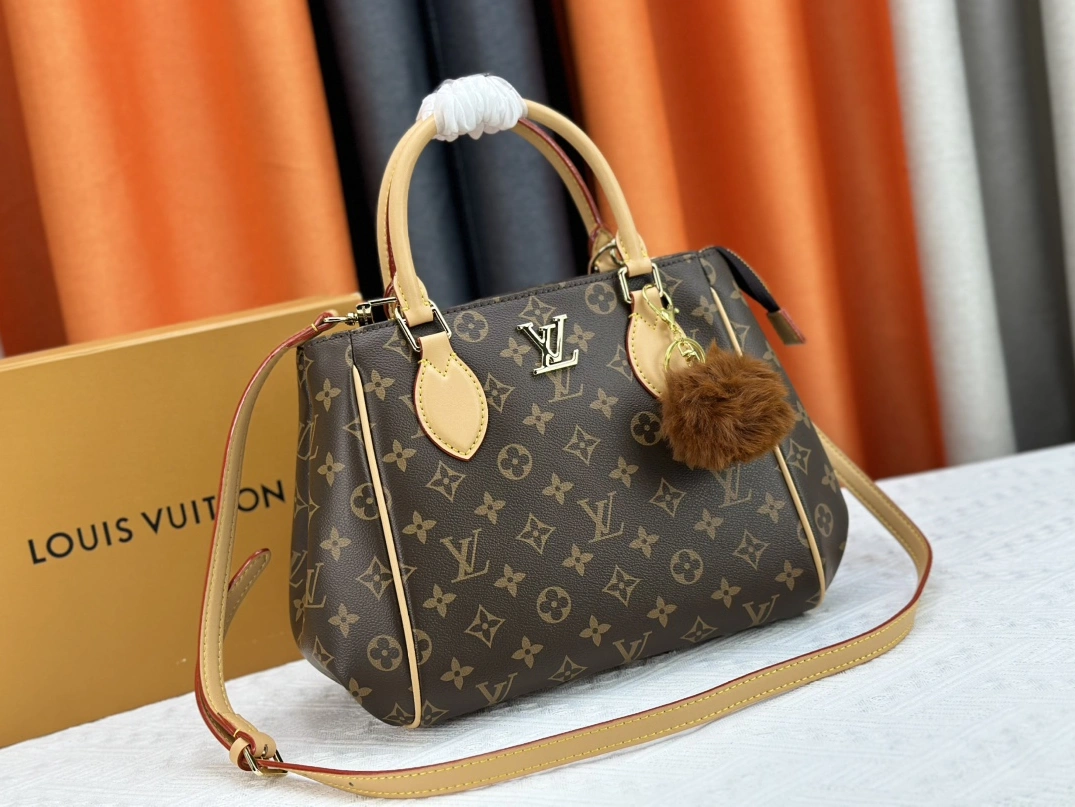 Louis Vuitton AAA Quality Handbags For Women Popular 9029