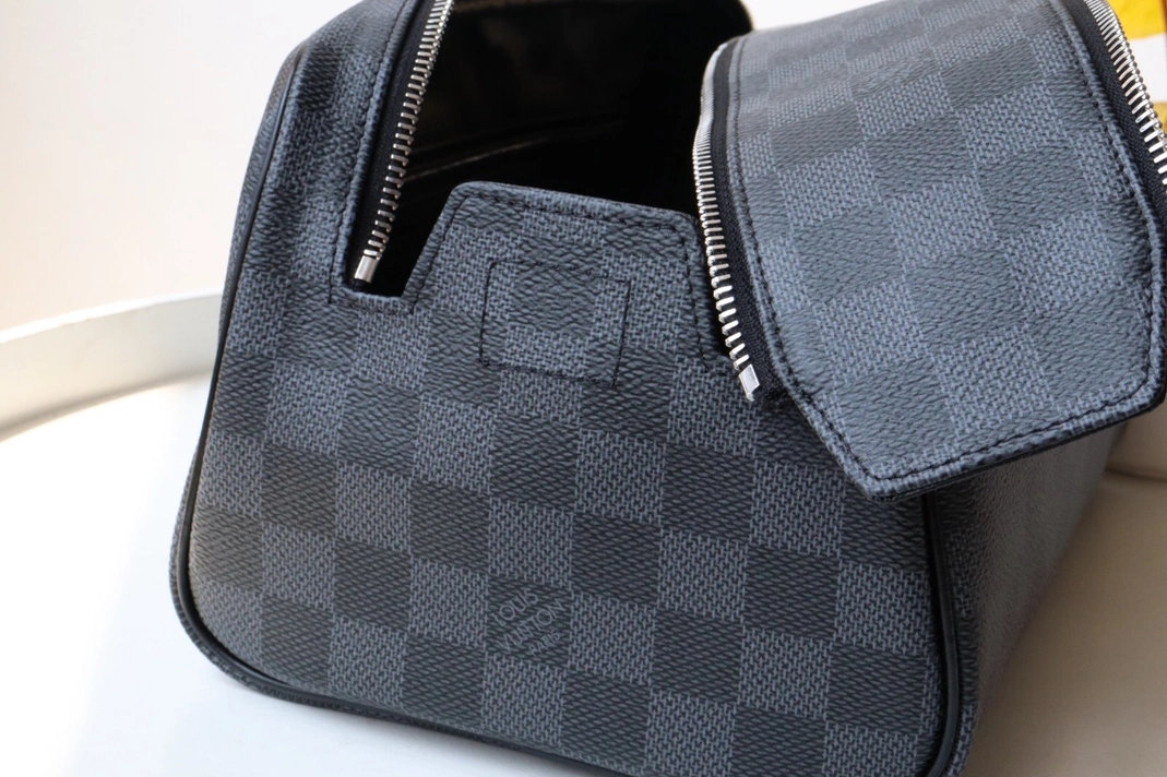 Louis Vuitton AAA Quality Handbags For Women Practical 112 - Image 8