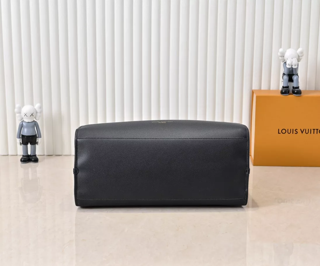 Louis Vuitton AAA Quality Handbags For Women Practical 2247 - Image 4