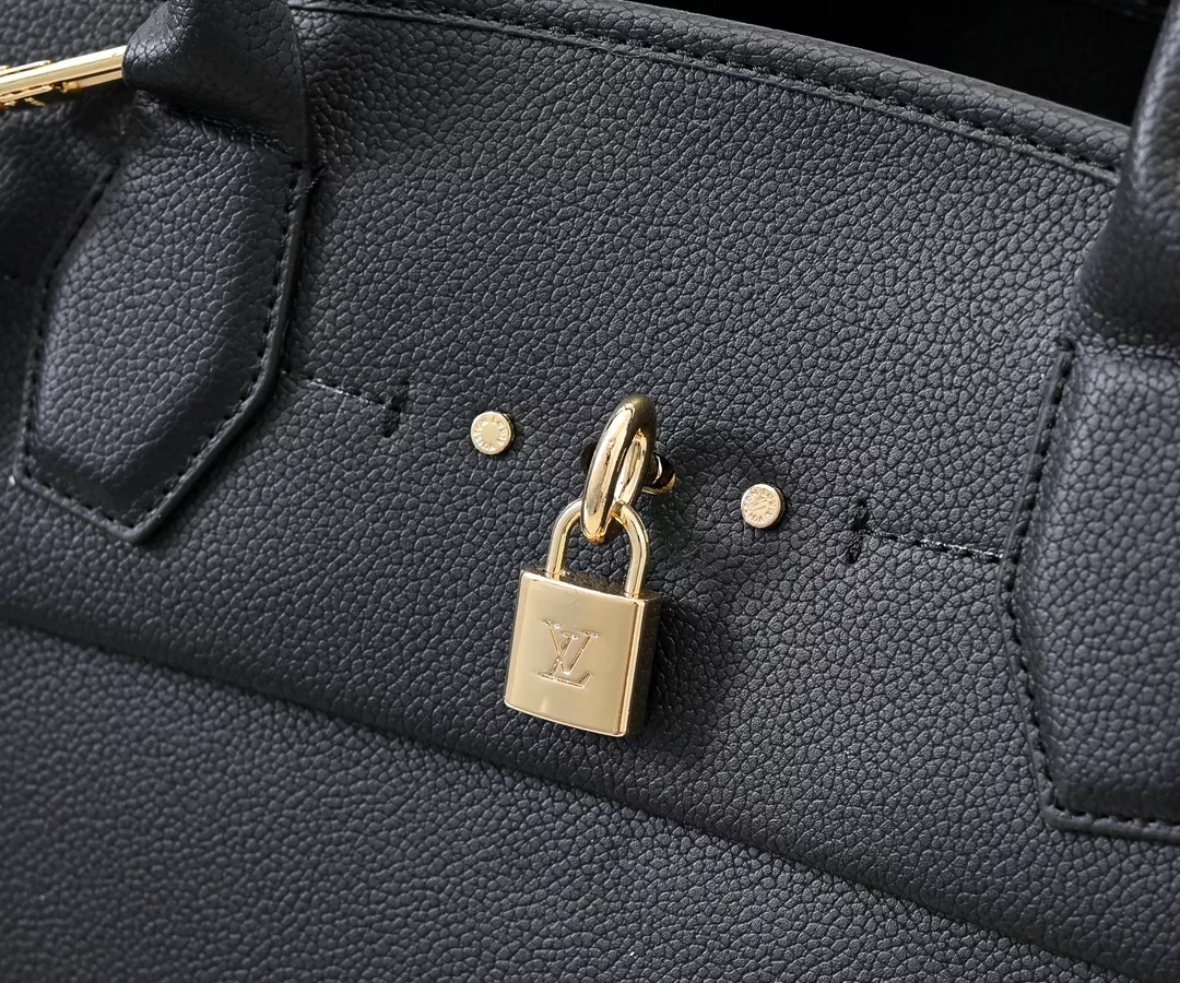 Louis Vuitton AAA Quality Handbags For Women Practical 2247 - Image 5