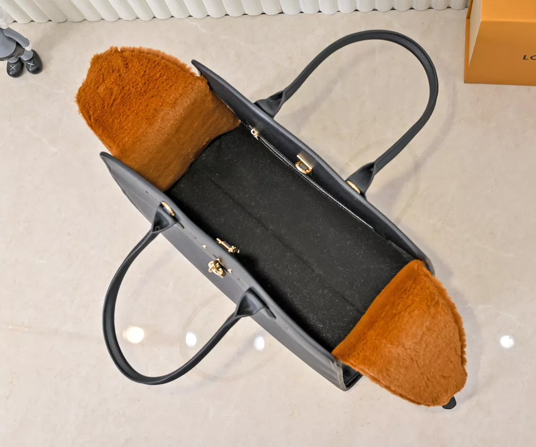 Louis Vuitton AAA Quality Handbags For Women Practical 2247 - Image 8