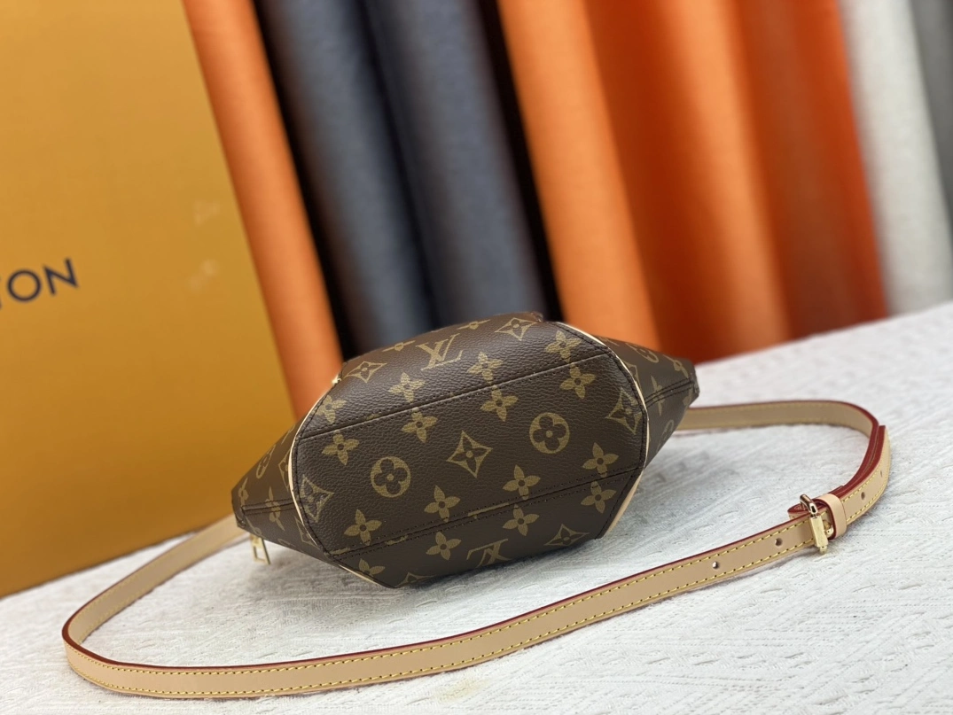 Louis Vuitton AAA Quality Handbags For Women Refined 3995 - Image 5