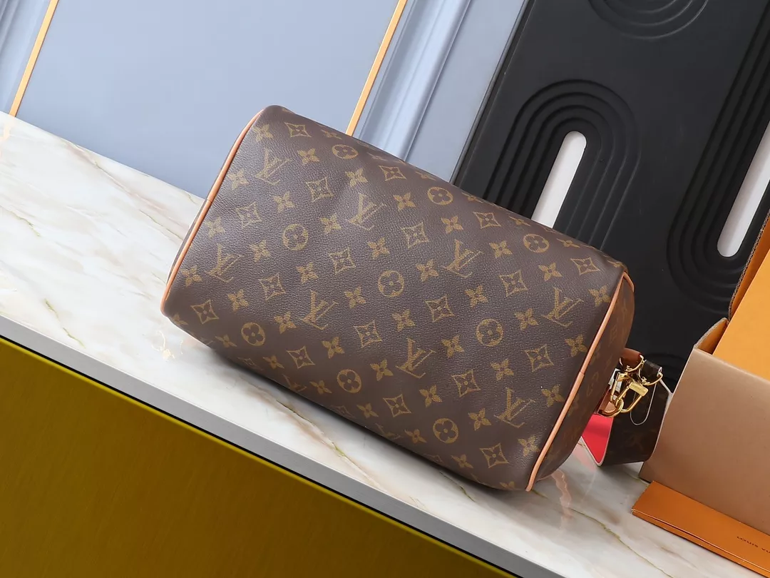 Louis Vuitton AAA Quality Handbags For Women Trendsetting 7863 - Image 4