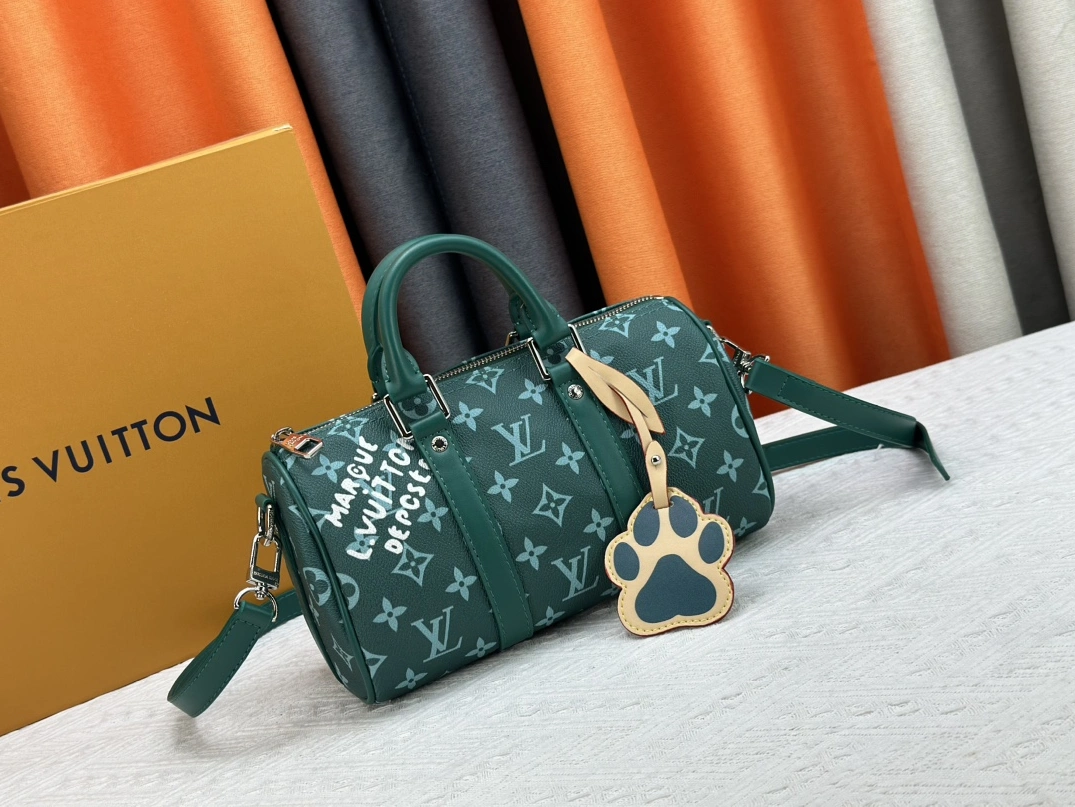 Louis Vuitton AAA Quality Handbags For Women Trendy 7739