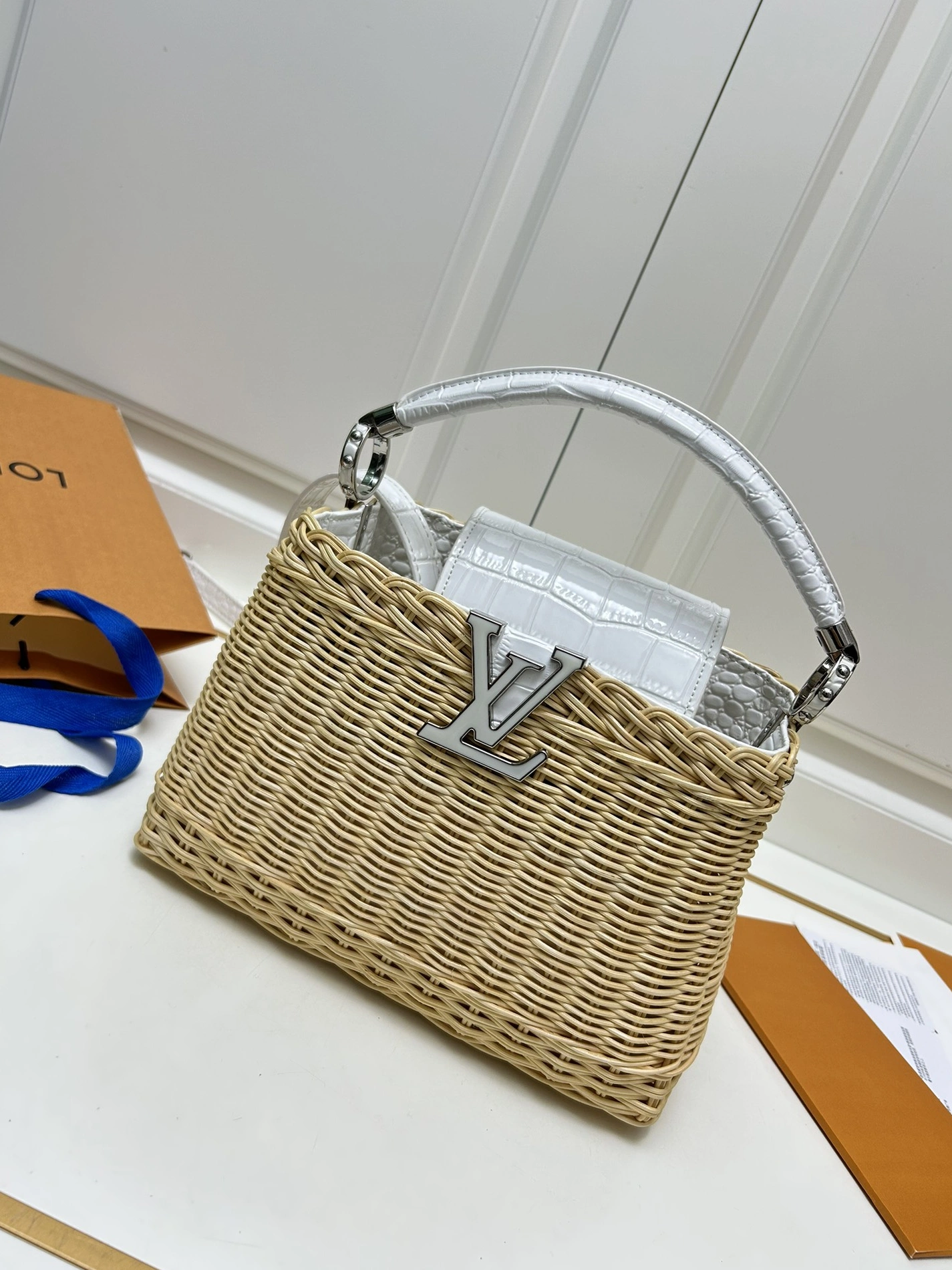 Louis Vuitton AAA Quality Handbags For Women Vibrant 1759 - Image 3