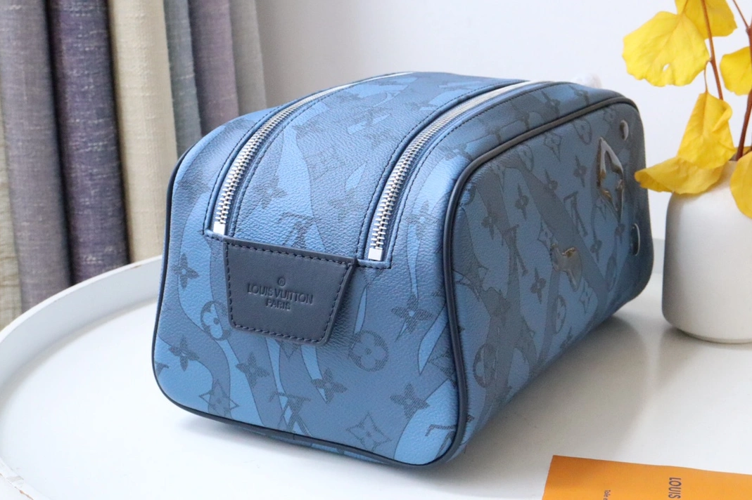 Louis Vuitton AAA Quality Handbags For Women WellDesigned 9768 - Image 3