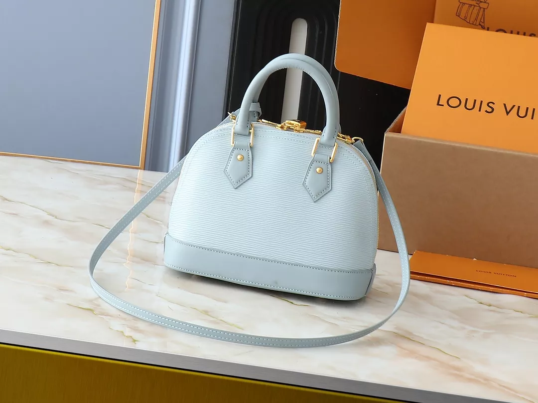 Louis Vuitton AAA Quality Messenger Bags For Women Bright 2066 - Image 3