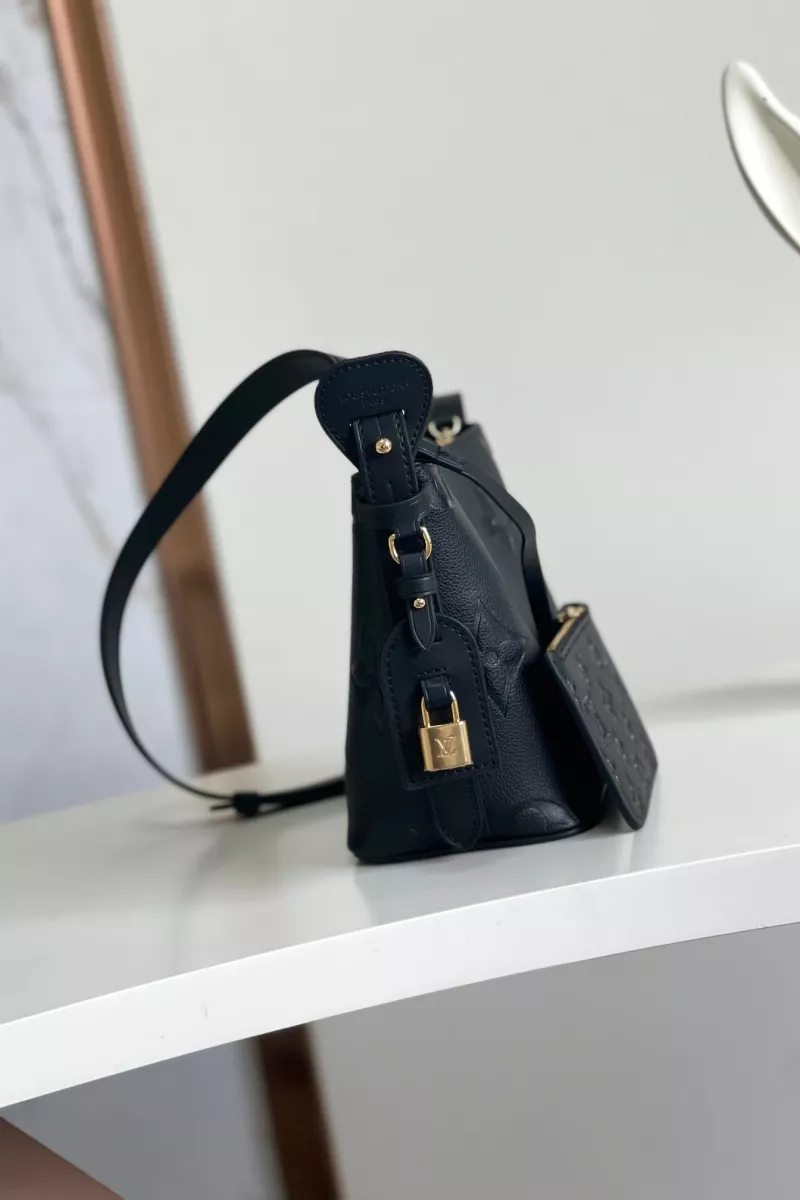 Louis Vuitton AAA Quality Messenger Bags For Women Compact 1145