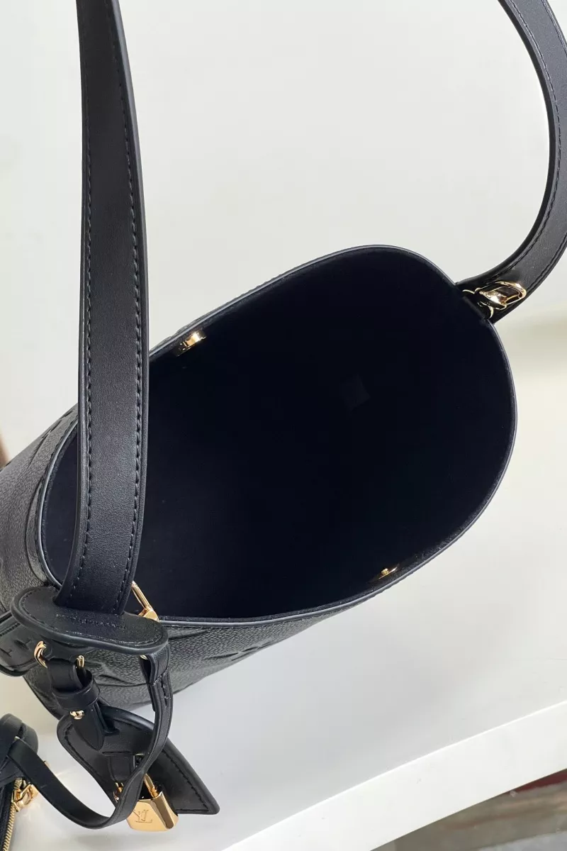 Louis Vuitton AAA Quality Messenger Bags For Women Compact 1145 - Image 8