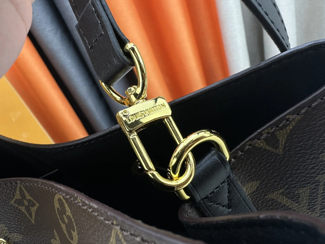 Louis Vuitton AAA Quality Messenger Bags For Women HighQuality 797 - Image 6