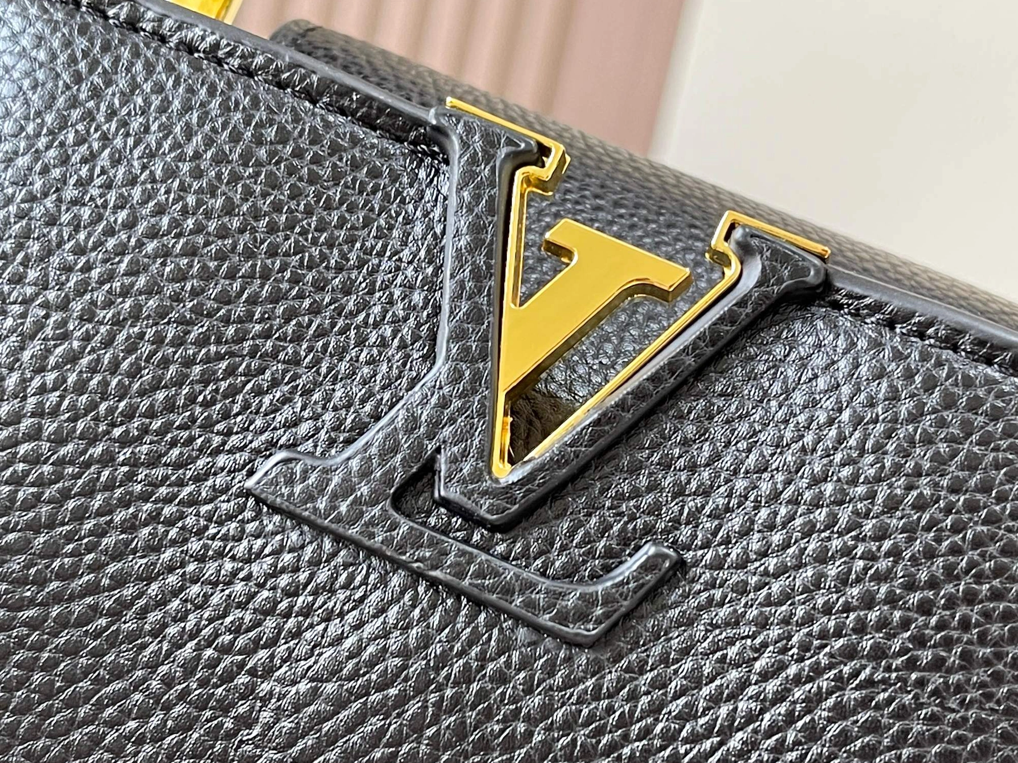 Louis Vuitton AAA Quality Messenger Bags For Women Minimalist 3116 - Image 5