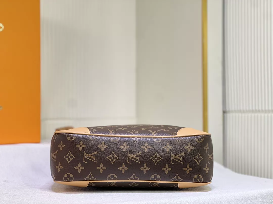 Louis Vuitton AAA Quality Messenger Bags For Women Minimalist 8530 - Image 6