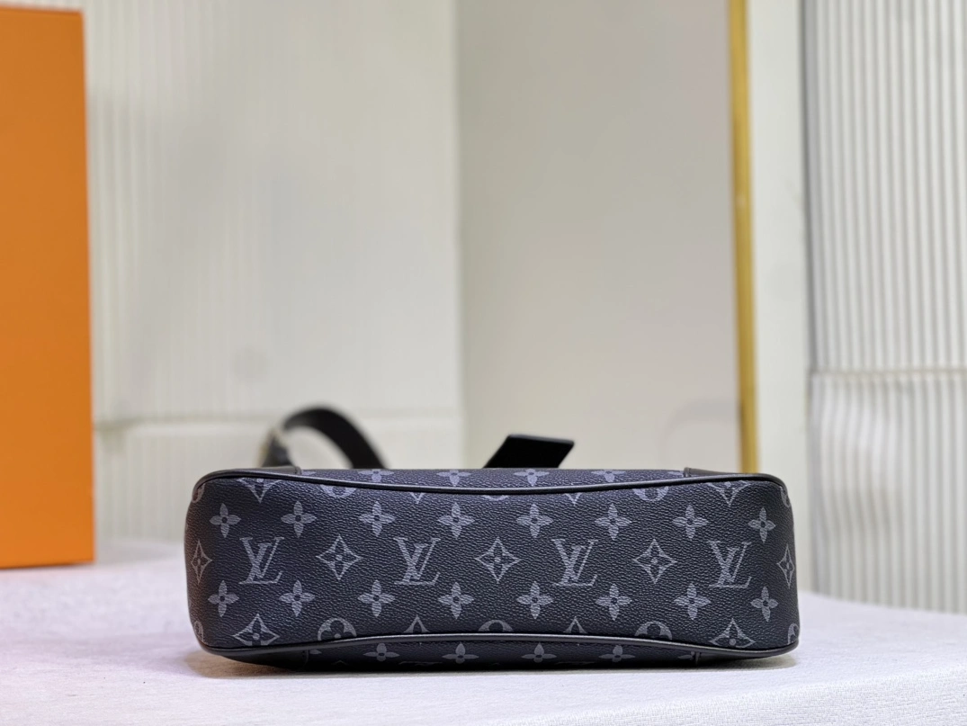 Louis Vuitton AAA Quality Messenger Bags For Women NewStyle 1187 - Image 6