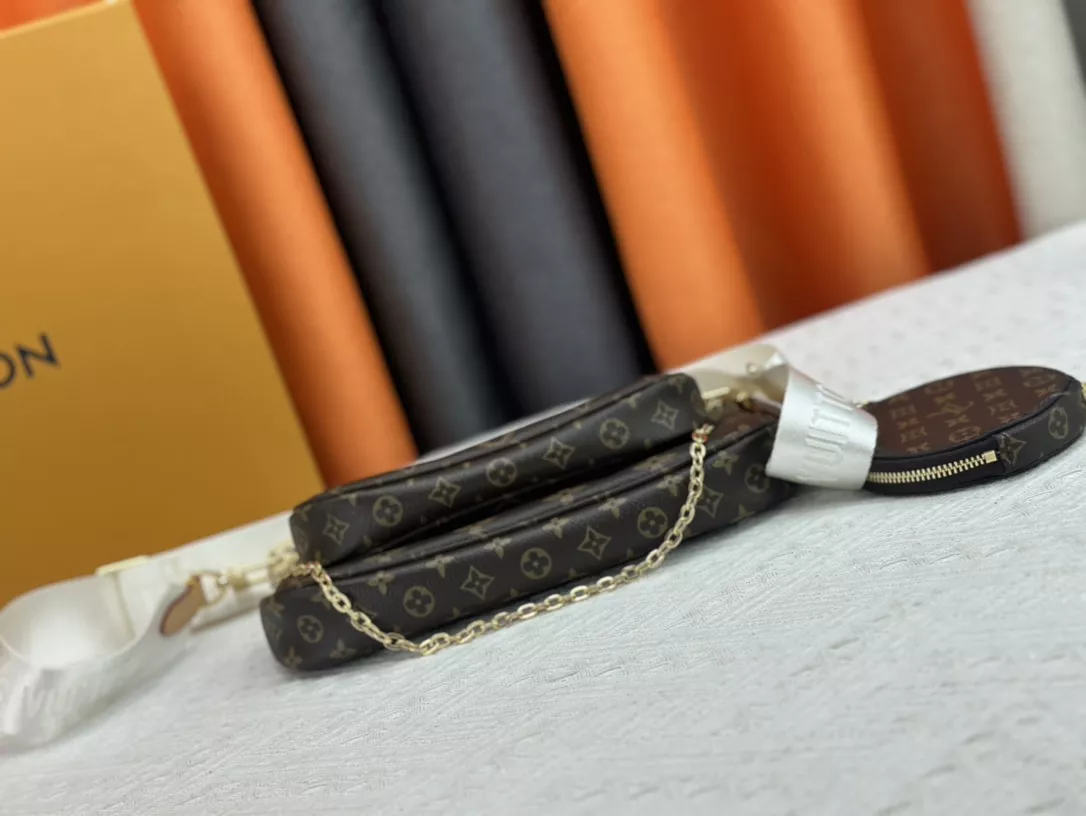 Louis Vuitton AAA Quality Messenger Bags For Women Popular 9376 - Image 5