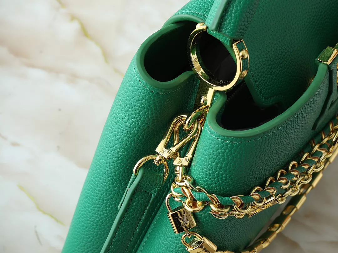 Louis Vuitton AAA Quality Messenger Bags For Women Unique 8844 - Image 7