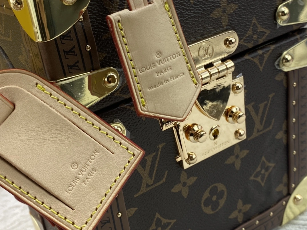 Louis Vuitton AAA Quality Messenger Bags For Women WellDesigned 1252 - Image 5