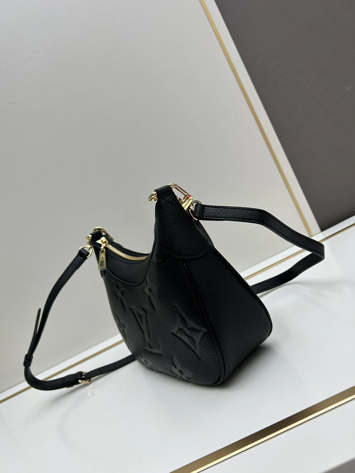 Louis Vuitton AAA Quality Shoulder Bags For Women BestValue 6032