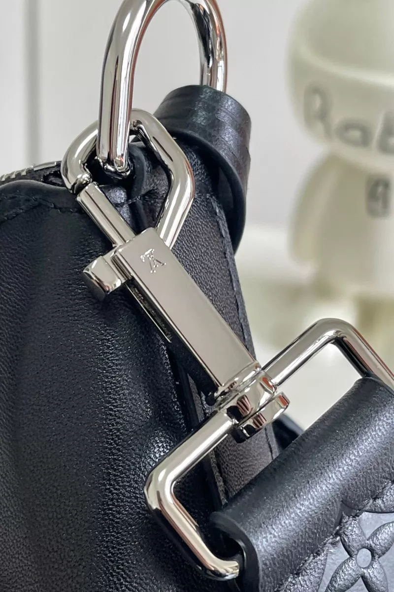 Louis Vuitton AAA Quality Shoulder Bags For Women Classic 9530 - Image 5