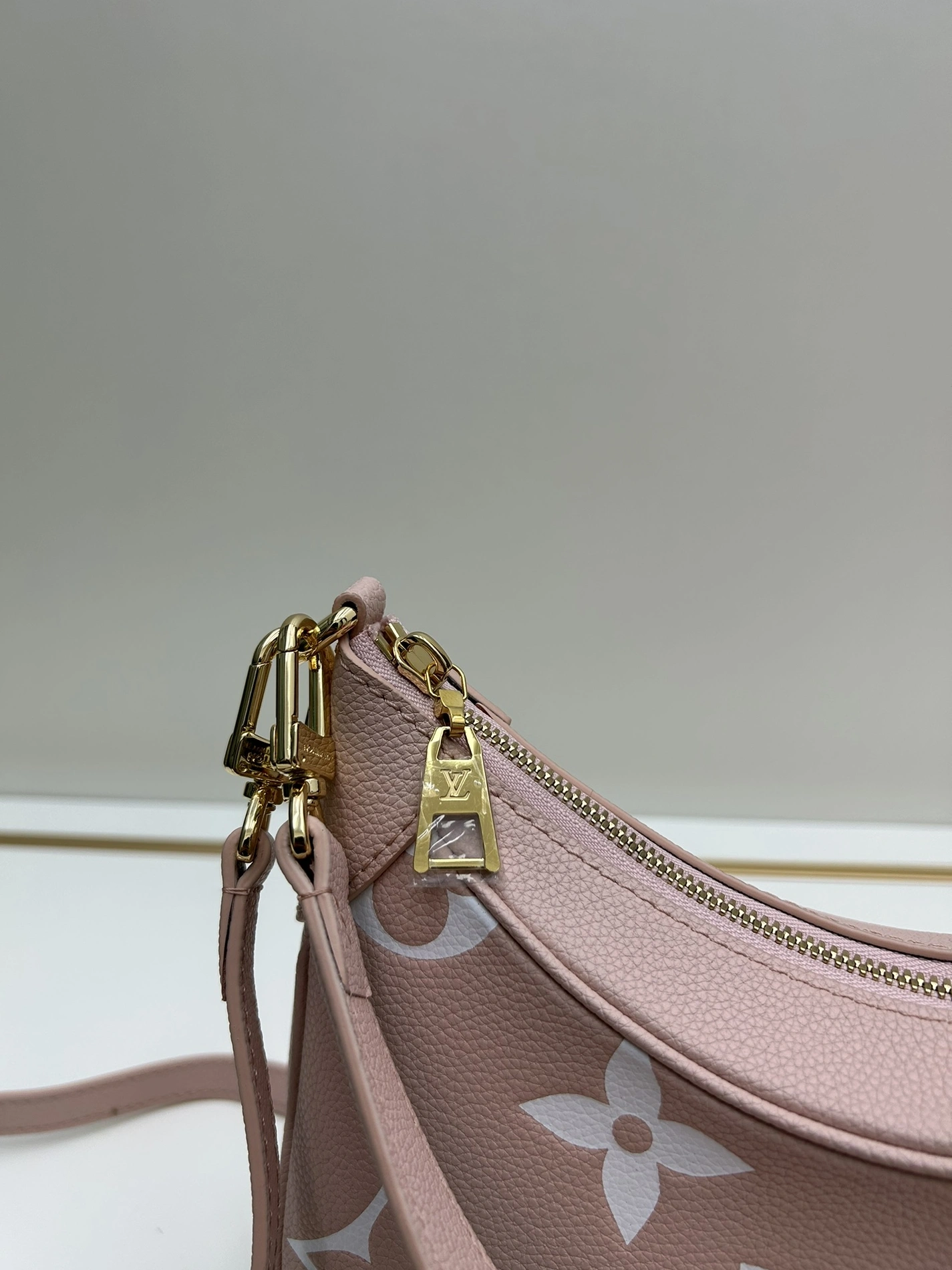 Louis Vuitton AAA Quality Shoulder Bags For Women Comfortable 2637 - Image 4