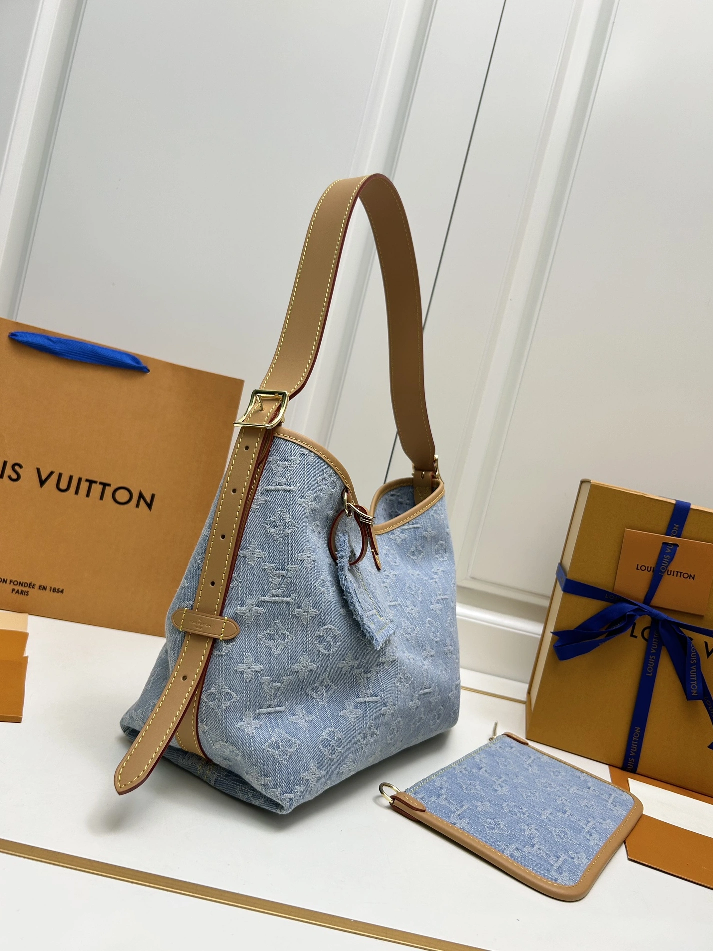 Louis Vuitton AAA Quality Shoulder Bags For Women GoodFit 6456 - Image 3
