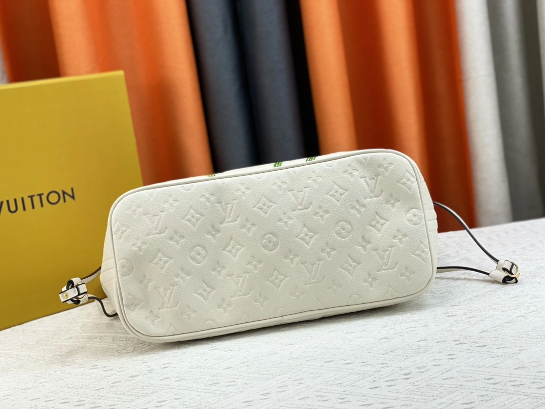 Louis Vuitton AAA Quality Shoulder Bags For Women Vibrant 8564 - Image 5