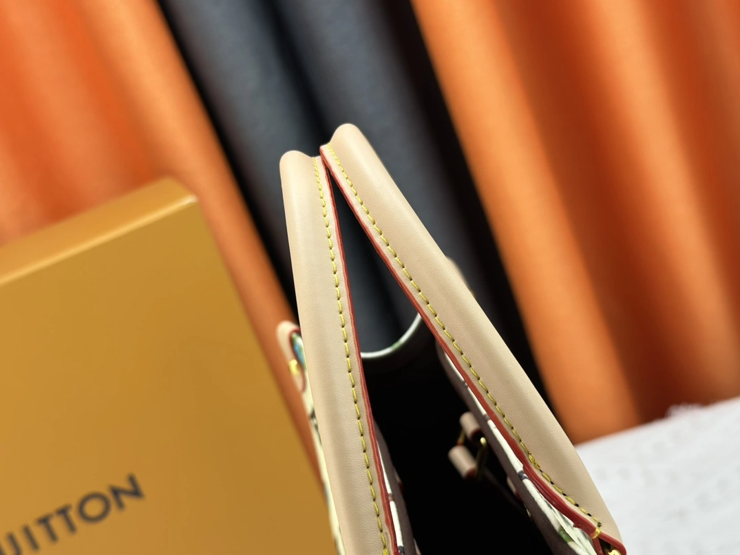 Louis Vuitton AAA Quality Tote-Handbags For Women Sleek 3563 - Image 7