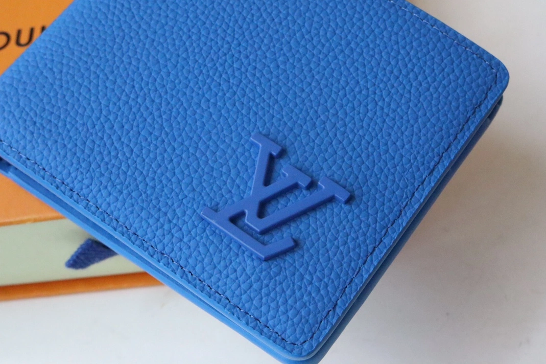 Louis Vuitton AAA Quality Wallets Comfortable 3652 - Image 4