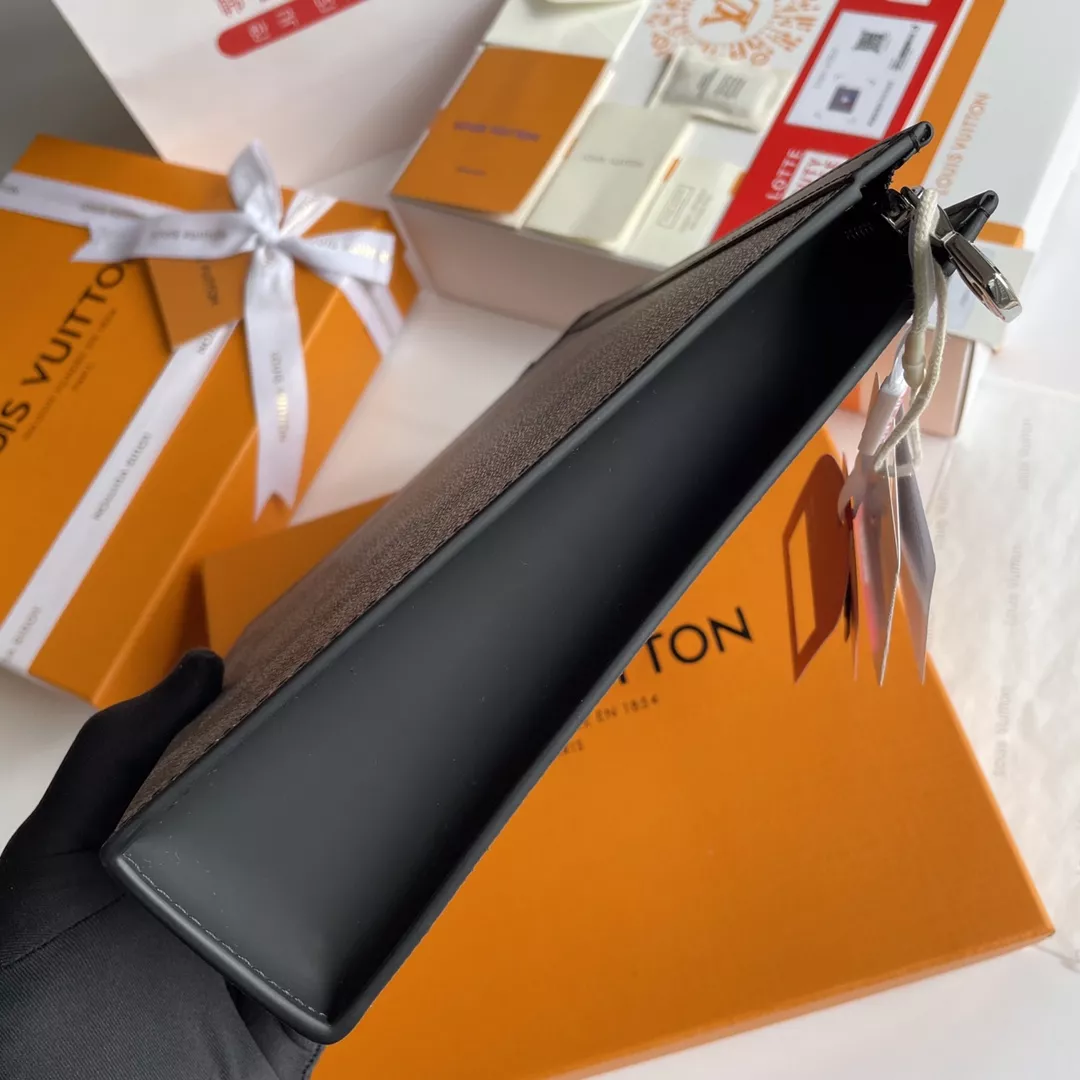 Louis Vuitton AAA Quality Wallets Flexible 5976 - Image 6