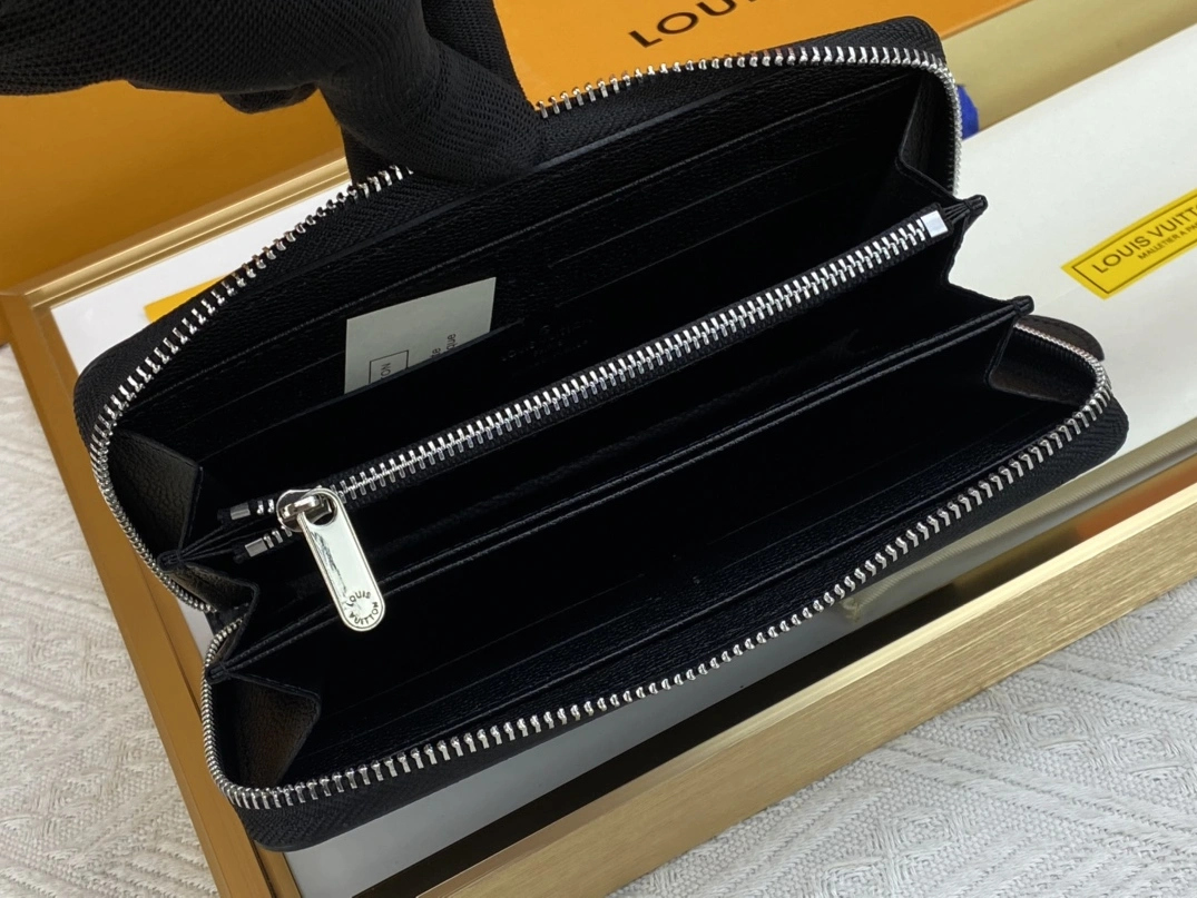 Louis Vuitton AAA Quality Wallets For Women Elegant 5556 - Image 6