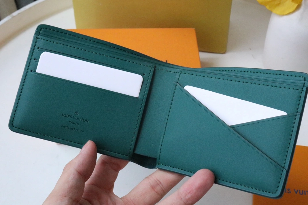 Louis Vuitton AAA Quality Wallets Resilient 524 - Image 5