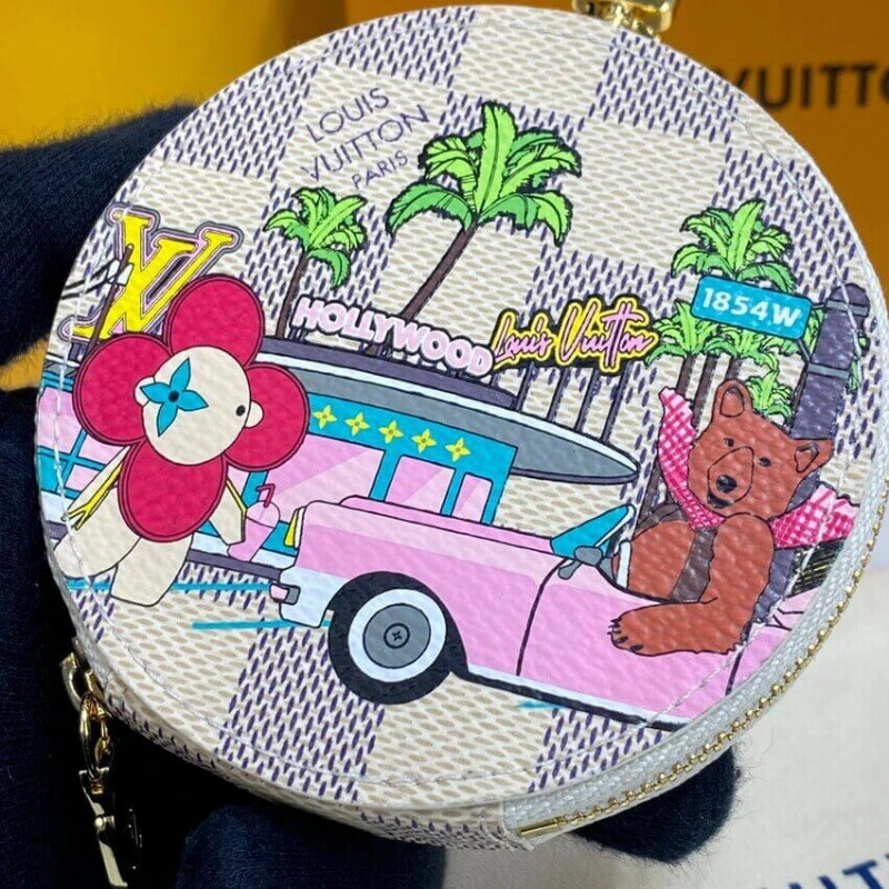 Zip closu Louis Vuitton Damier Azur Round Coin Purse - Image 4
