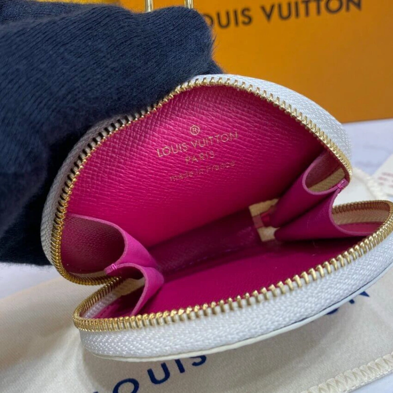 Zip closu Louis Vuitton Damier Azur Round Coin Purse - Image 7