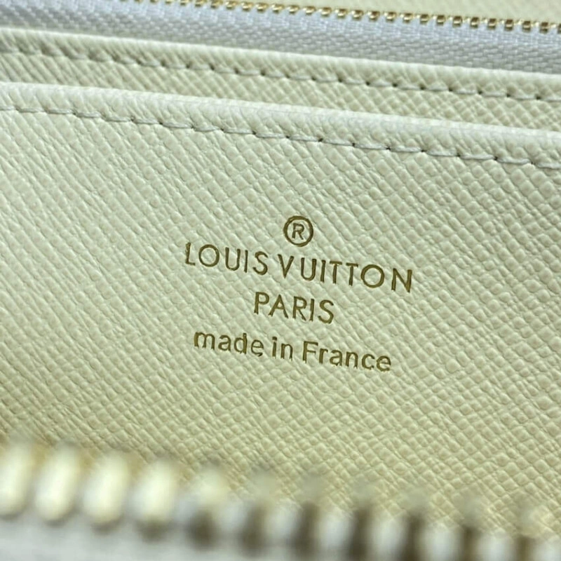 3 large g Louis Vuitton Damier Azur Zippy Wallet Beige - Image 9
