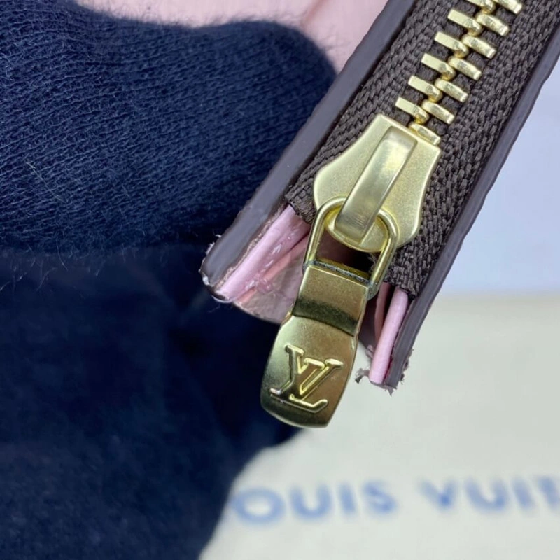 Zipped co Louis Vuitton Damier Ebene Zoe Wallet Pink - Image 7