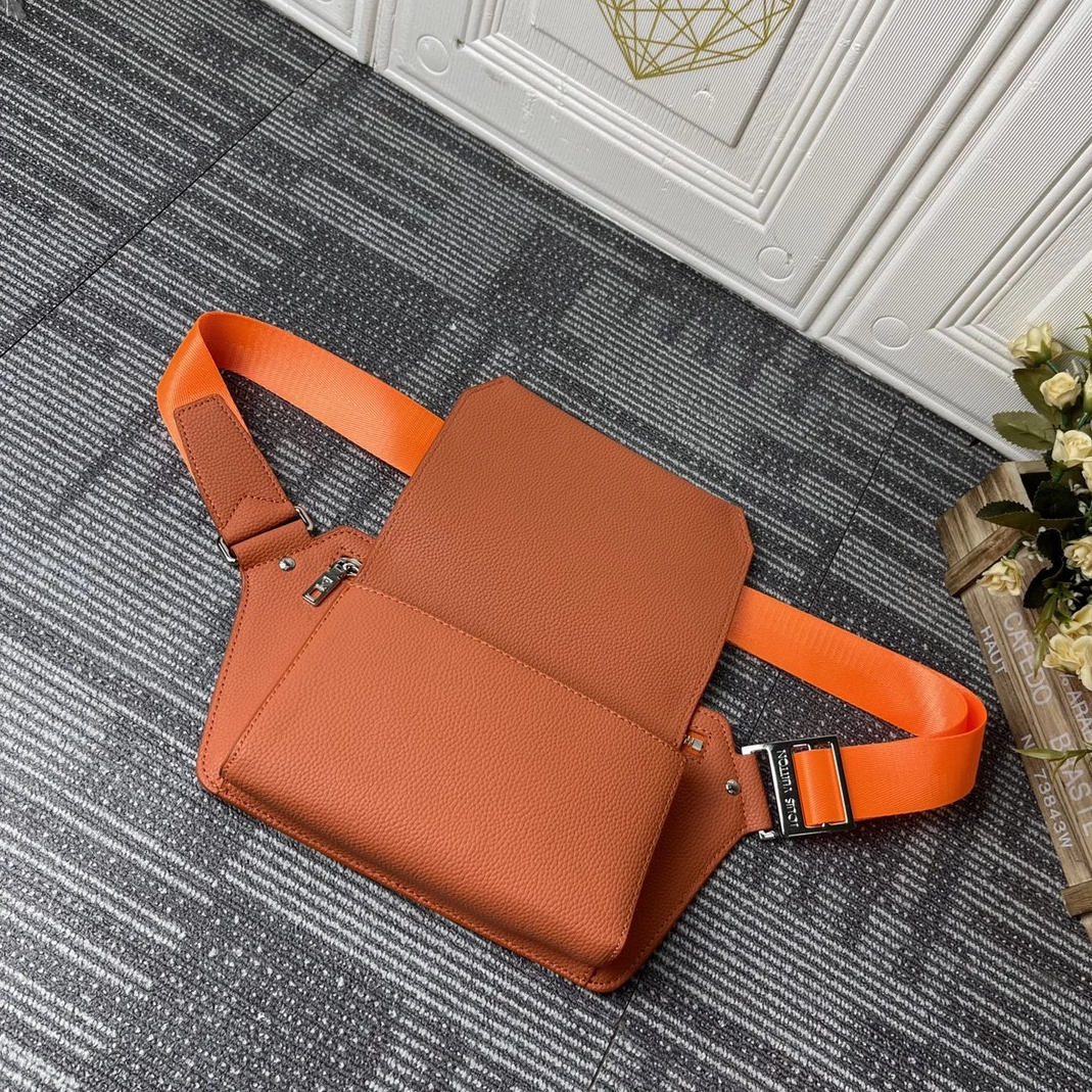 Louis Vuitton LV AAA Man Pockets Refined 4799