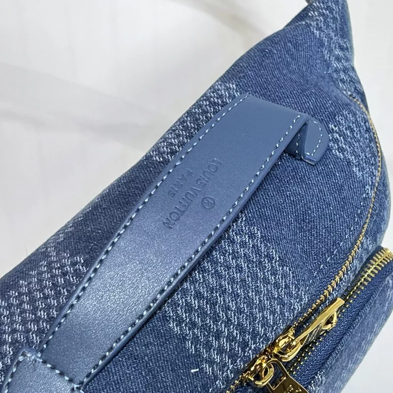 Louis Vuitton LV AAA Quality Belt Bags For Unisex Sophisticated 2912 - Image 6