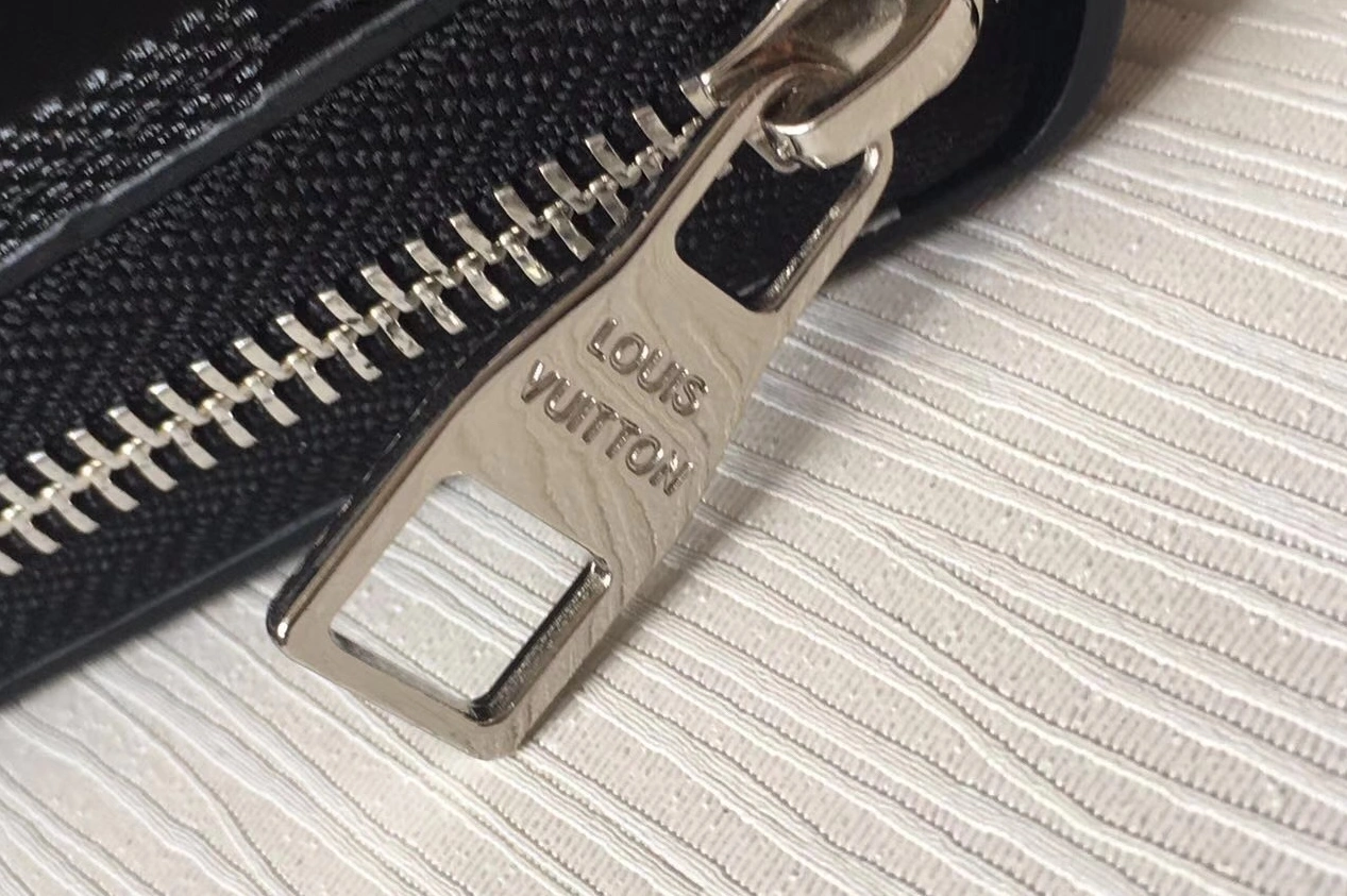 Louis Vuitton LV AAA Quality Wallets WellDesigned 5236 - Image 4