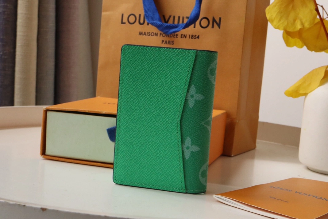 Louis Vuitton LV Card Case Efficient 2278