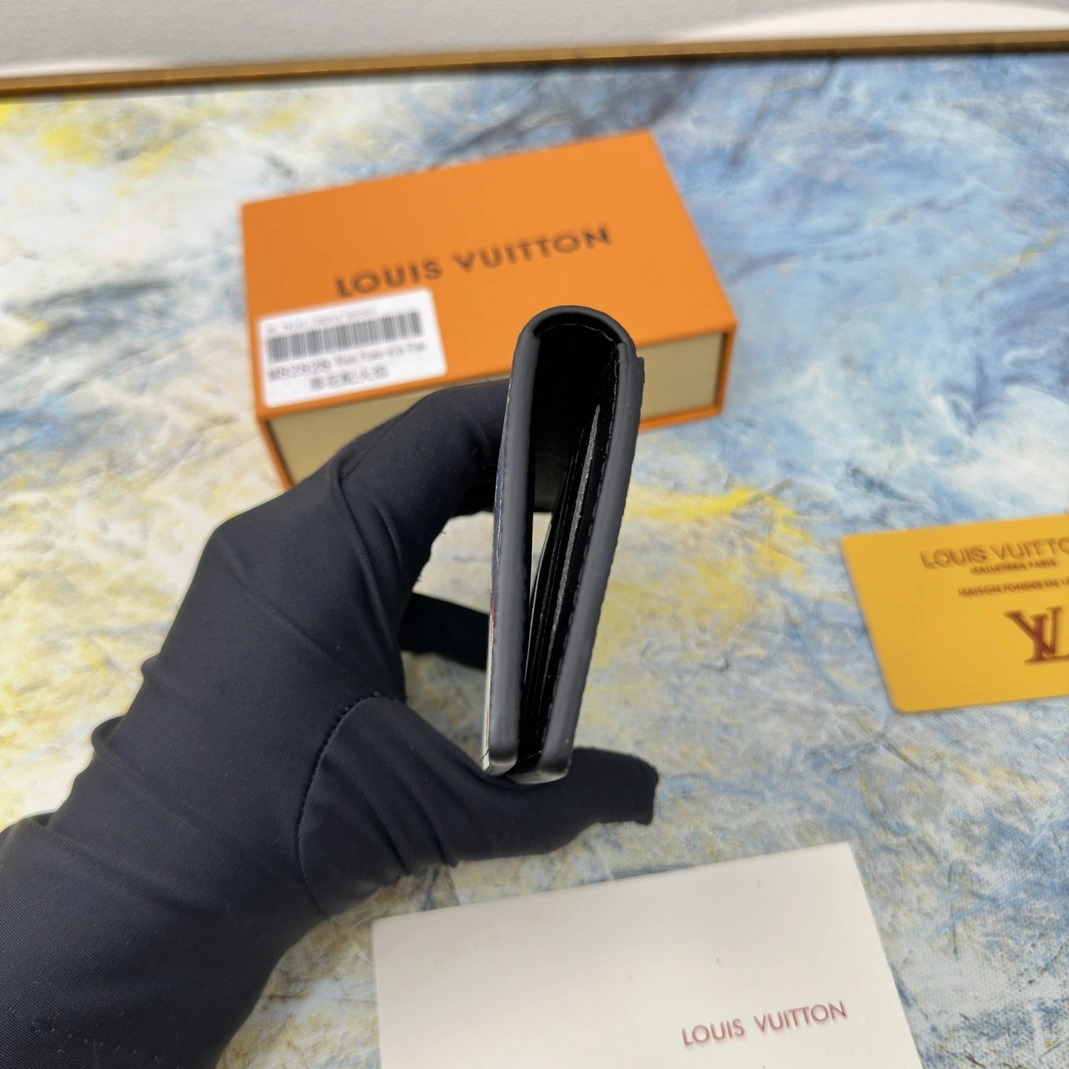 Louis Vuitton LV Card Case For Unisex ModernLook 8548 - Image 3