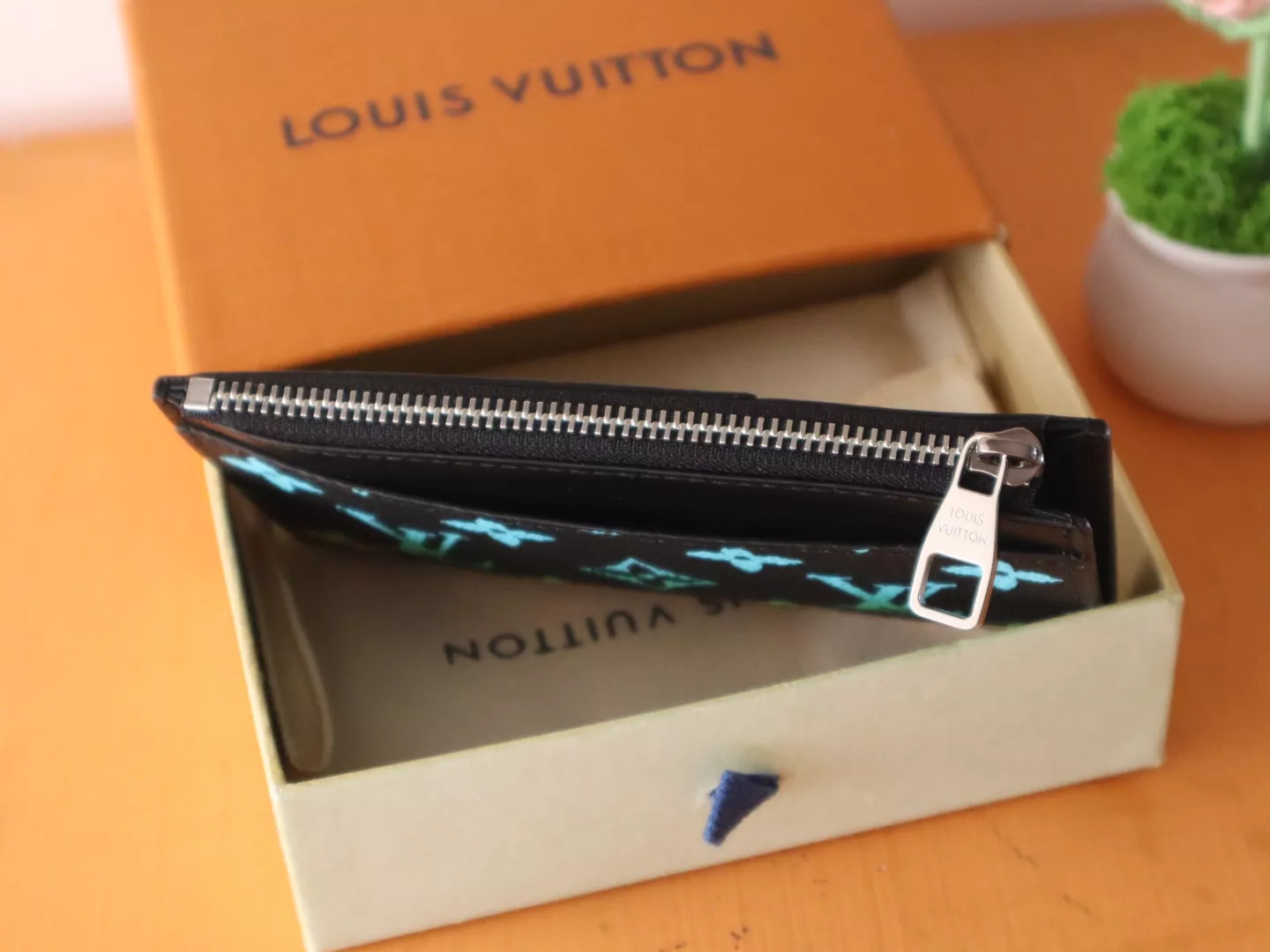 Louis Vuitton LV Card Case For Women AllSeason 3999 - Image 5