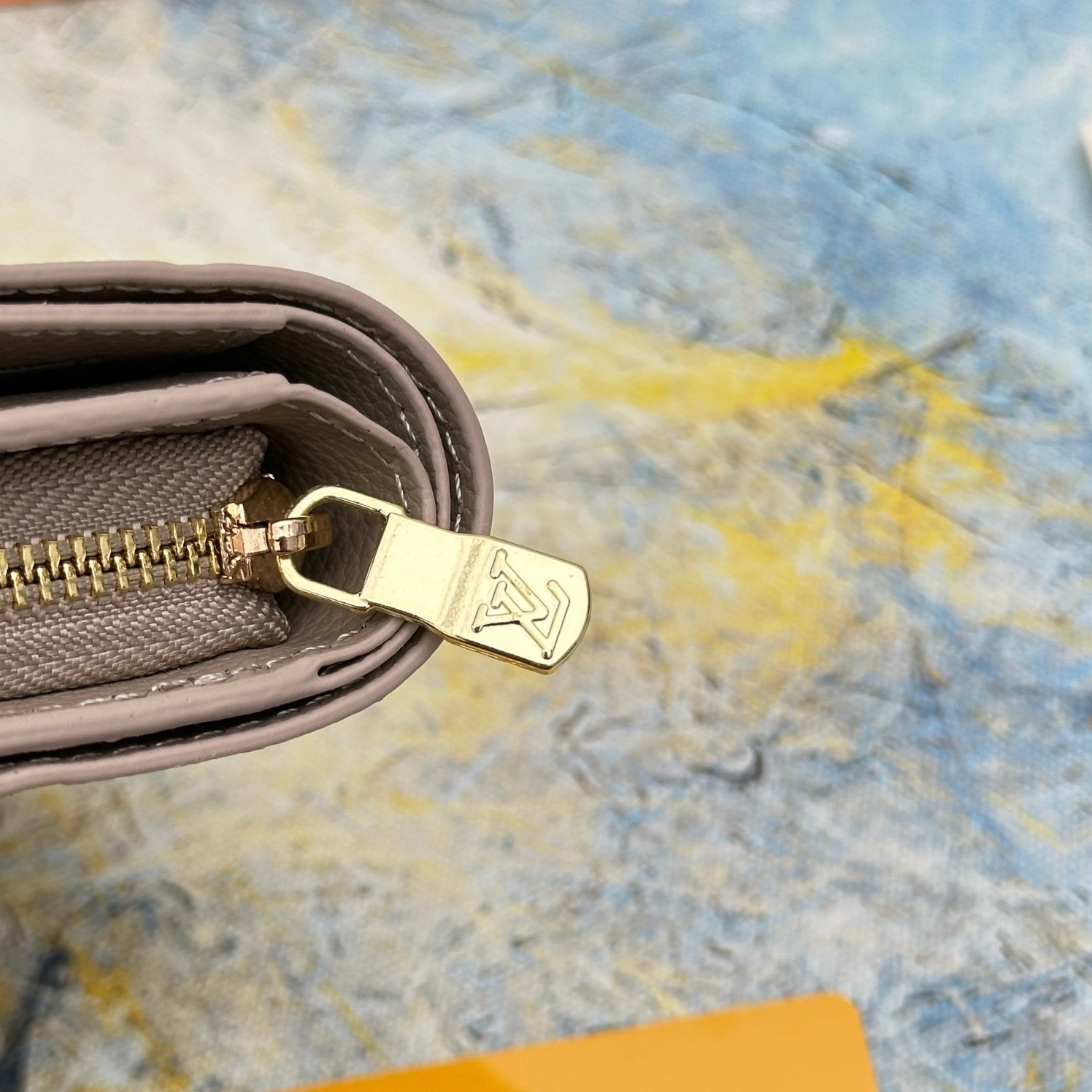 Louis Vuitton LV Card Case For Women Bold 3165 - Image 4