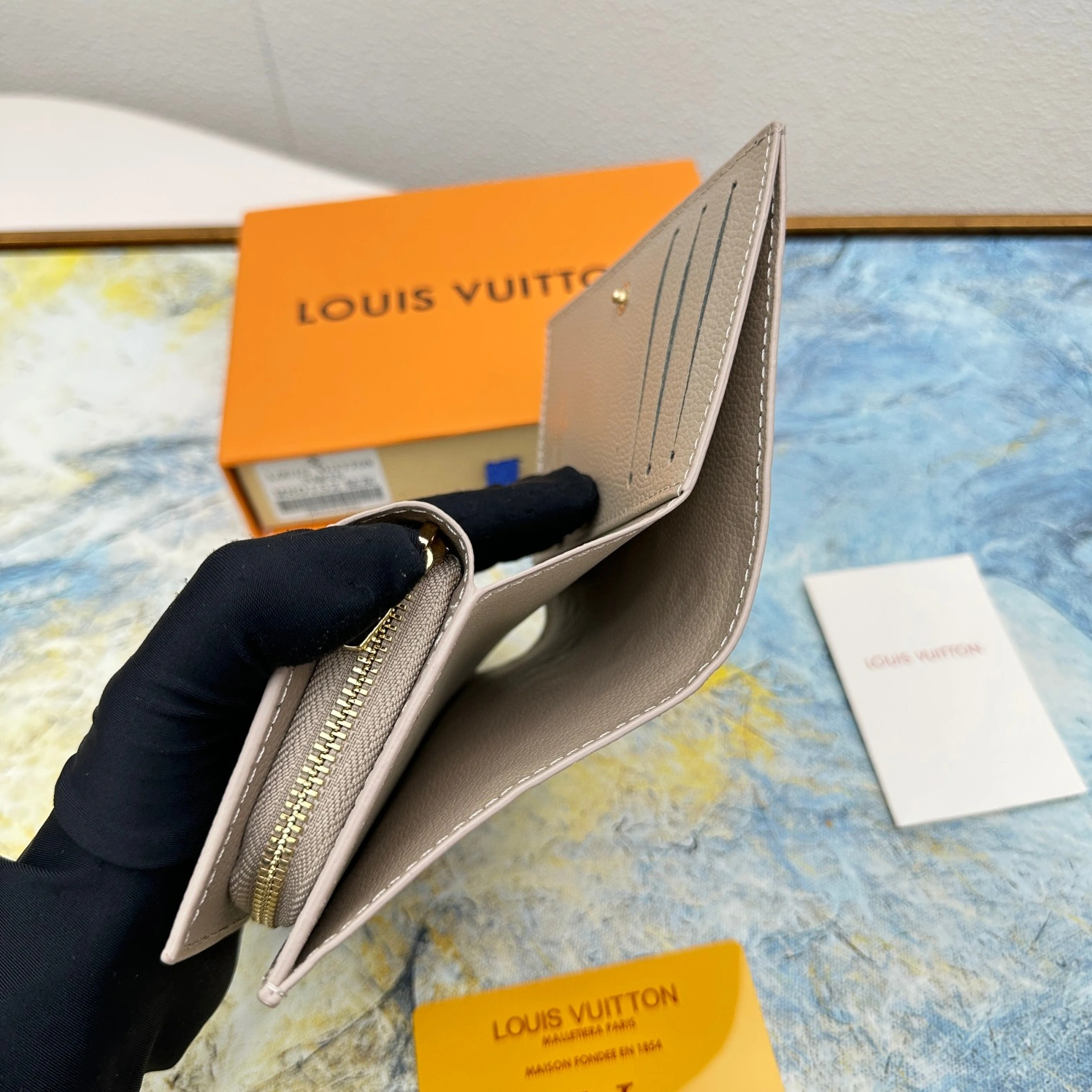 Louis Vuitton LV Card Case For Women Bold 3165 - Image 7