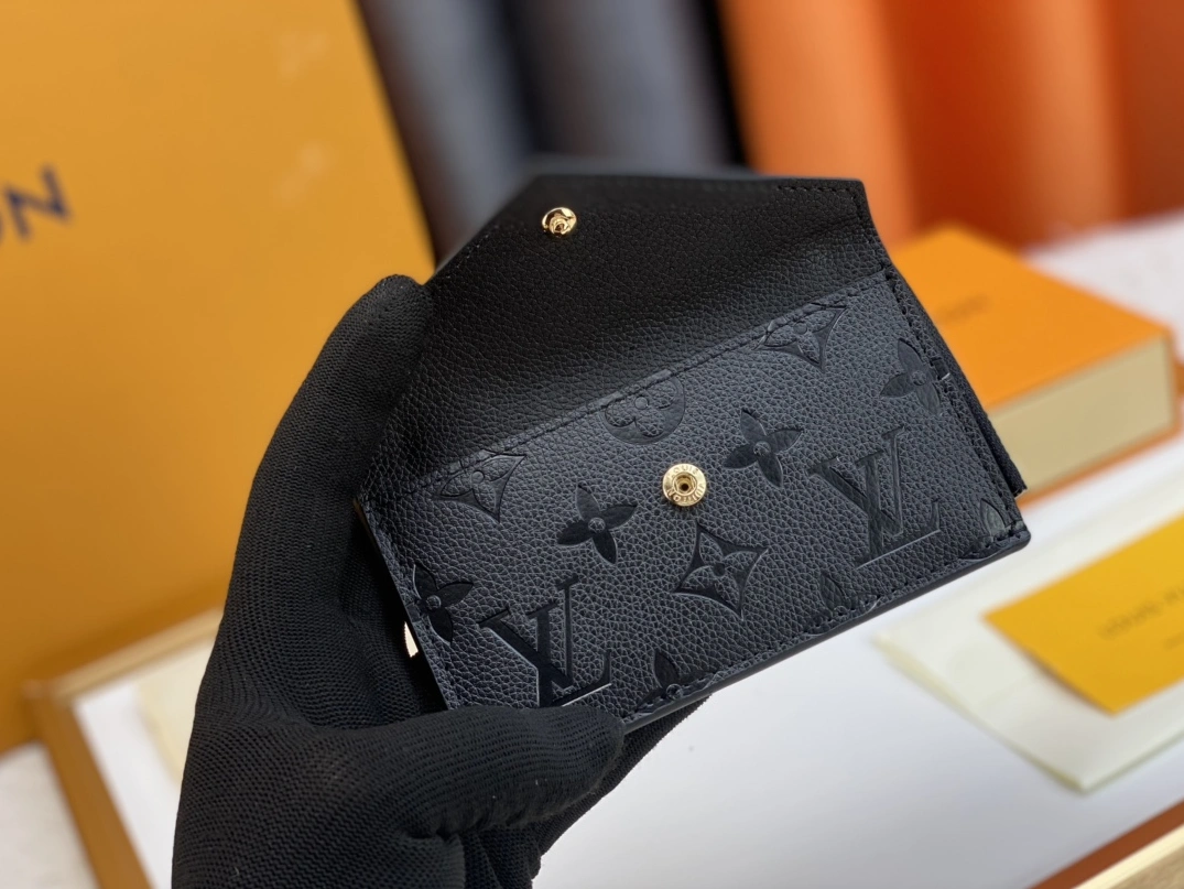 Louis Vuitton LV Card Case For Women GoAnywhere 4562 - Image 5