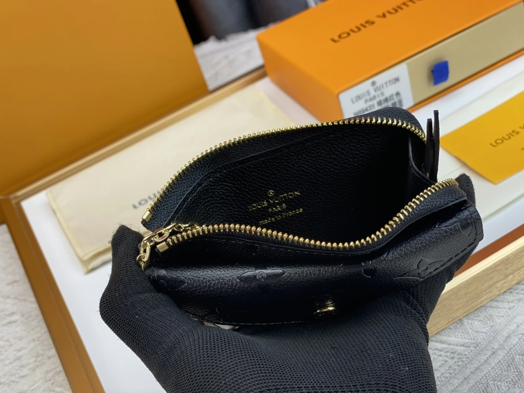 Louis Vuitton LV Card Case For Women GoAnywhere 4562 - Image 7